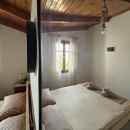 Ziras Traditional بيت للعطل Vatheia